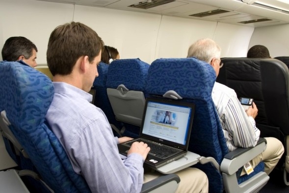 In-Flight Broadband revenues to take flight 1 AirCell Inflight Broadband II