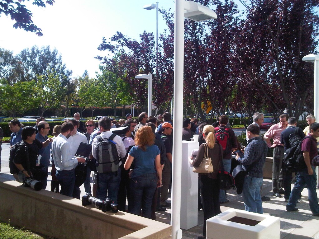 On Apple campus: Live updates 6 applepress