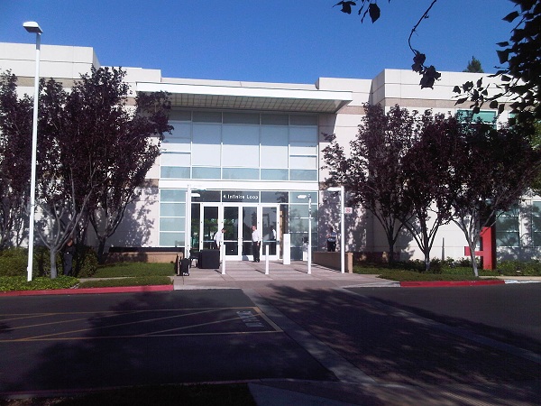 On Apple campus: Live updates 2 applesecurity