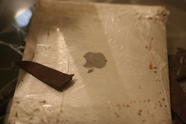 iCandy - Chocolate covered iPad melts woman's heart 5 chocolateipad2